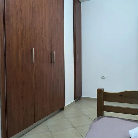 Apartment House Alexandros *